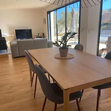 펜션 Maison Avec Piscine Au Bord De La *