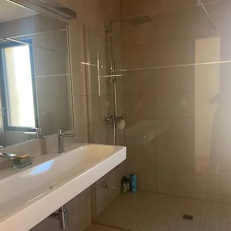 Maison Avec Piscine Au Bord De La 펜션 *