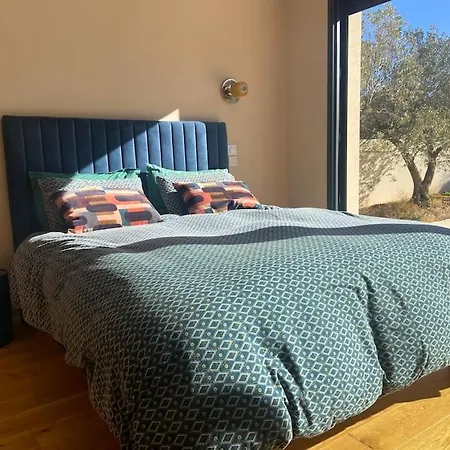 Maison Avec Piscine Au Bord De La بيت للعطل *